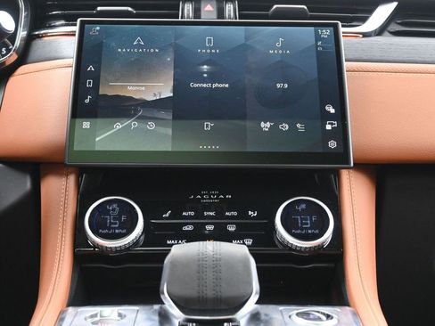 Used 2026 Jaguar F-PACE R-Dynamic S image 21