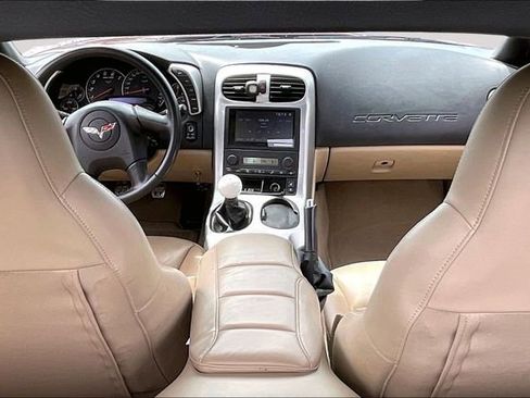 Used 2005 Chevrolet Corvette Coupe w/ Preferred Equipment Group image 7