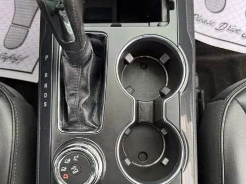 Used 2018 Ford Explorer Platinum image 38