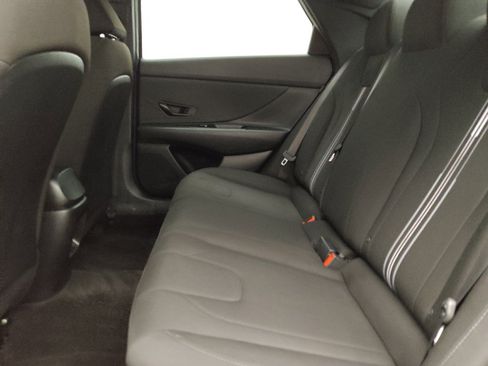 Used 2025 Hyundai Elantra Sport FWD image 18