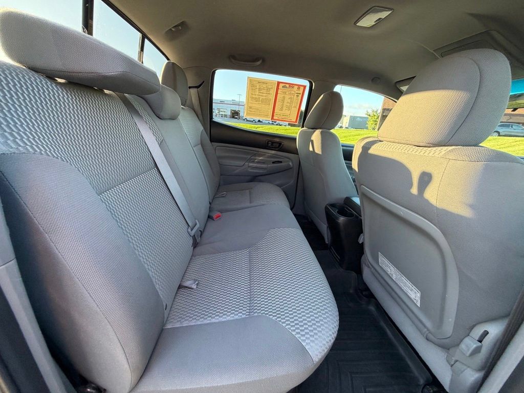 Used 2015 Toyota Tacoma 4x4 Double Cab w/ SR5 Package image 41