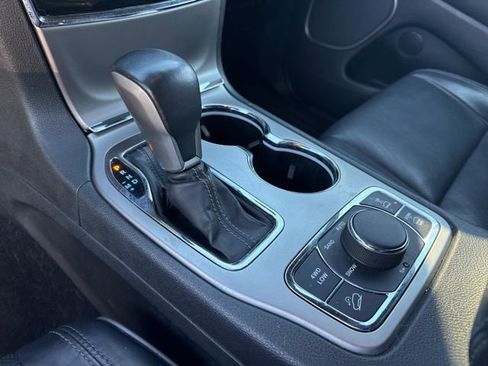 Used 2019 Jeep Grand Cherokee Overland image 13