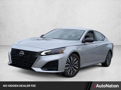 Used 2024 Nissan Altima 2.5 SV