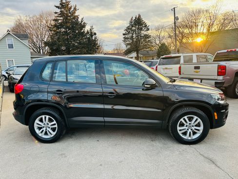 Used 2012 Volkswagen Tiguan S image 2