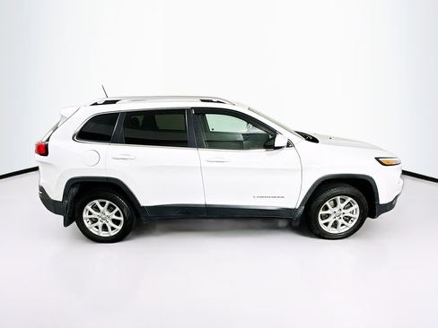 Used 2017 Jeep Cherokee Latitude w/ Comfort & Sound Group image 10