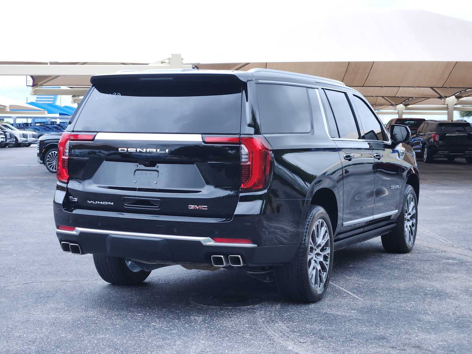 Used 2026 GMC Yukon XL Denali w/ Denali Reserve Package AWD/4WD image 7