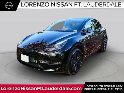 Used 2025 Tesla Model Y Long Range image 1