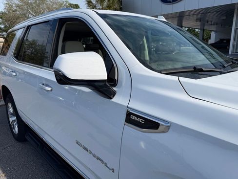 Used 2023 GMC Yukon Denali image 16