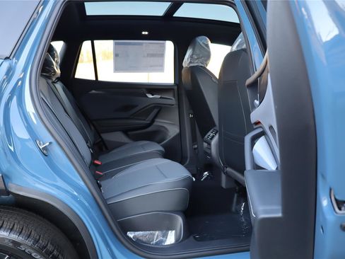 New 2026 Volkswagen Tiguan SE R-Line image 27