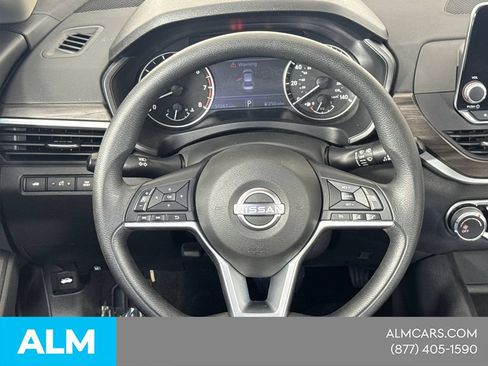 Used 2025 Nissan Altima 2.5 SV FWD image 26