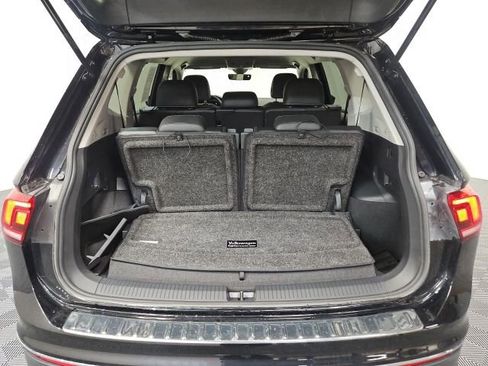 Used 2023 Volkswagen Tiguan SE image 16