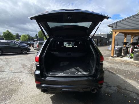 Used 2015 Jeep Grand Cherokee SRT w/ Luxury Group II AWD/4WD image 28