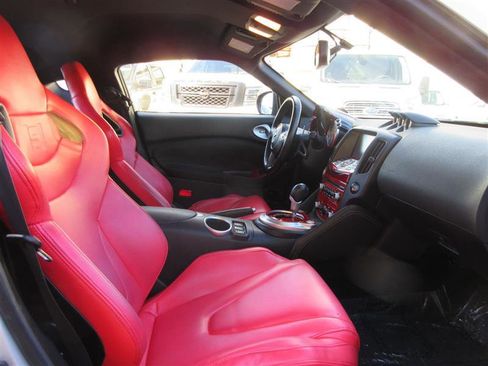 Used 2017 Nissan 370Z Touring image 22