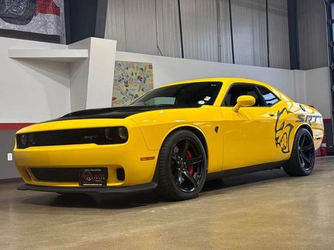 Used 2017 Dodge Challenger SRT Hellcat RWD image 45
