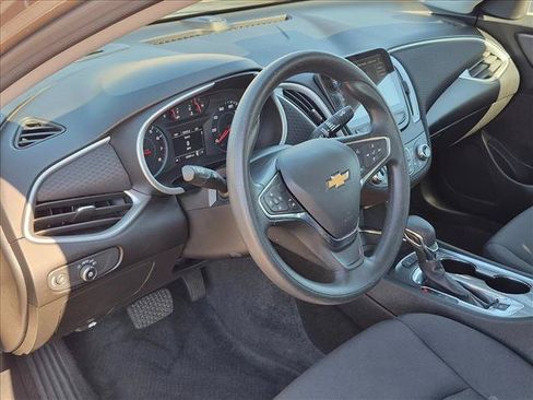 Used 2024 Chevrolet Malibu LT FWD image 8
