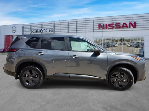 New 2026 Nissan Rogue SV FWD image 4