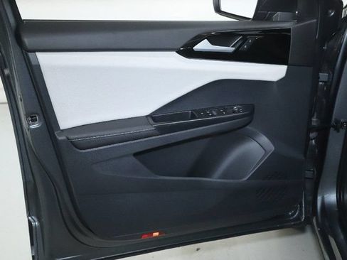 Used 2025 Volkswagen Taos S FWD image 15
