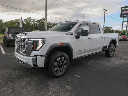 Used 2024 GMC Sierra 3500 Denali w/ Denali Reserve Package image 4