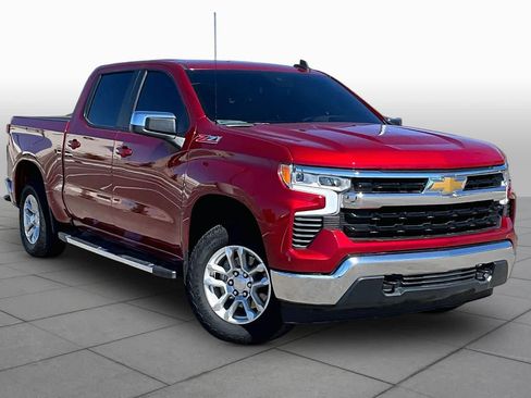 Used 2024 Chevrolet Silverado 1500 LT w/ Z71 Off-Road Package AWD/4WD image 3