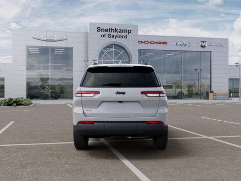 New 2025 Jeep Grand Cherokee L Laredo image 7