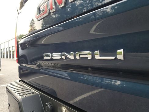 Used 2022 GMC Sierra 1500 Denali w/ Denali Premium Package AWD/4WD image 8