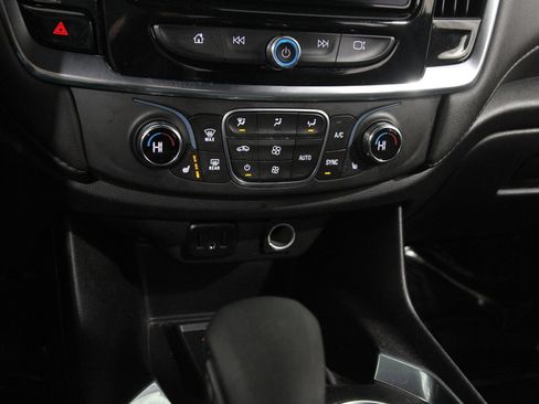 Certified 2023 Chevrolet Traverse LT image 15