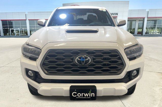Used 2023 Toyota Tacoma TRD Sport w/ Technology Package AWD/4WD image 6