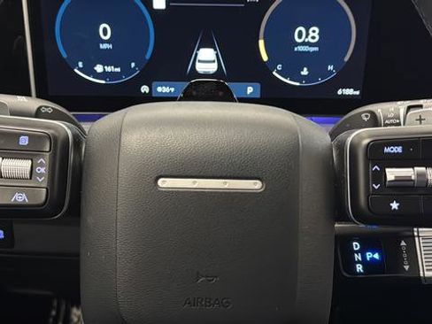 Used 2025 Hyundai Santa Fe Limited image 19