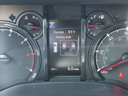 Used 2023 Toyota 4Runner SR5 AWD/4WD image 15