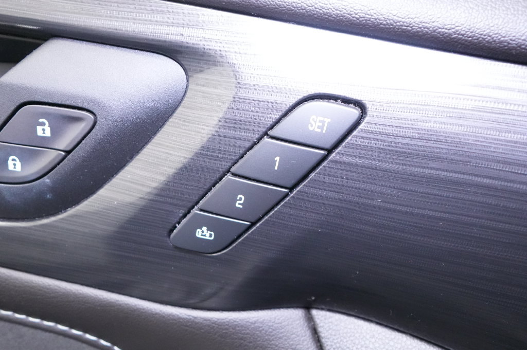 Used 2021 Chevrolet Traverse High Country AWD/4WD image 16