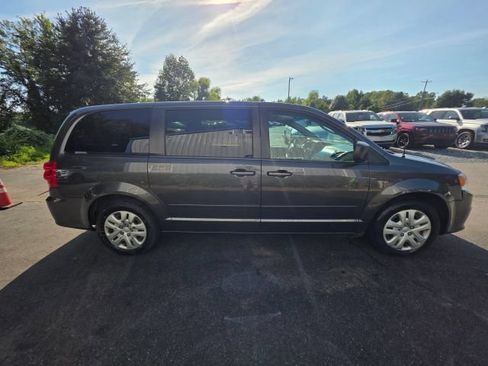 Used 2017 Dodge Grand Caravan SE w/ Power Window Group FWD image 4