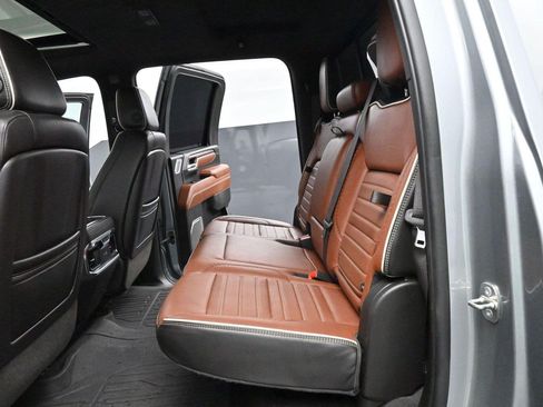 Used 2024 GMC Sierra 3500 Denali Ultimate AWD/4WD image 30
