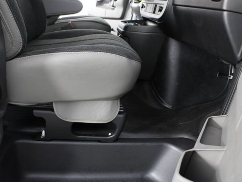 New 2026 Chevrolet Express 2500 RWD image 15