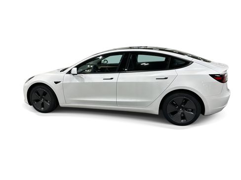 Certified 2023 Tesla Model 3 Standard Range RWD image 3