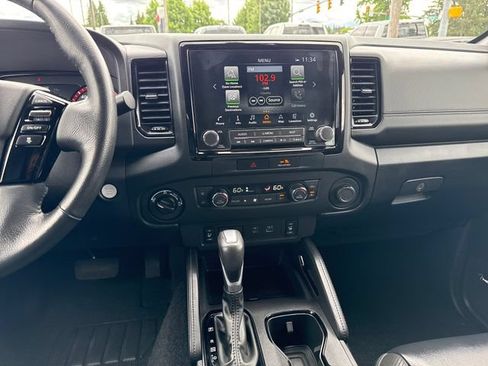 Used 2022 Nissan Frontier PRO-4X w/ Pro-4X Premium Package AWD/4WD image 19