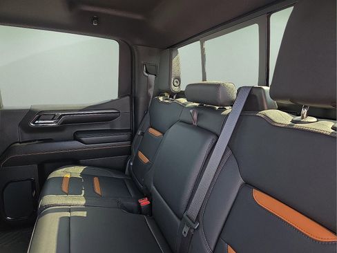 Certified 2024 GMC Sierra 1500 AT4 w/ Technology Package AWD/4WD image 10