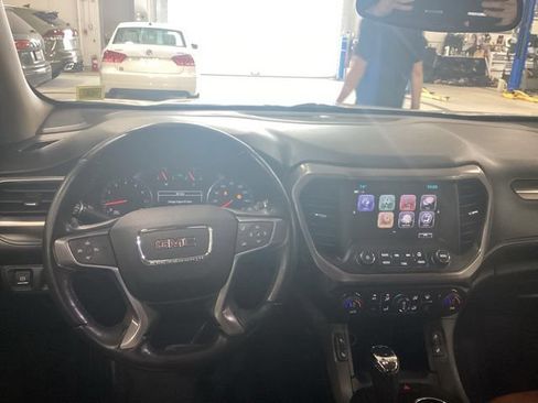Used 2018 GMC Acadia SLT w/ LPO, Protection Package AWD/4WD image 6