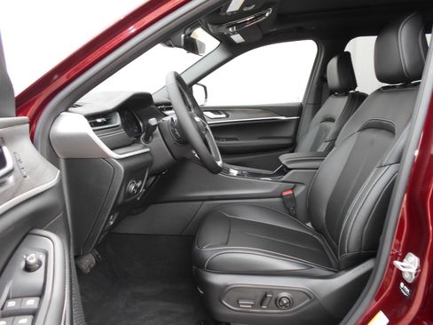 New 2026 Jeep Grand Cherokee L Limited AWD/4WD image 6