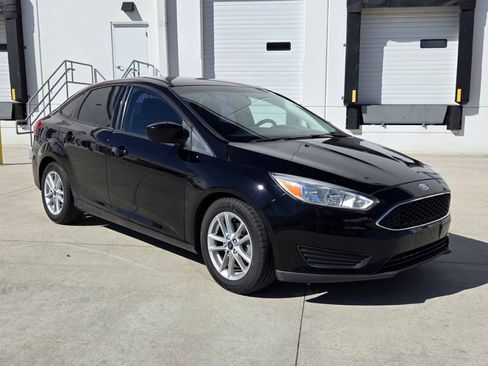 Used 2018 Ford Focus SE image 3