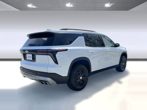Certified 2024 Chevrolet Traverse LT image 8