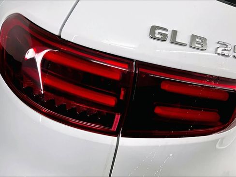 New 2026 Mercedes-Benz GLB 250 4MATIC image 6