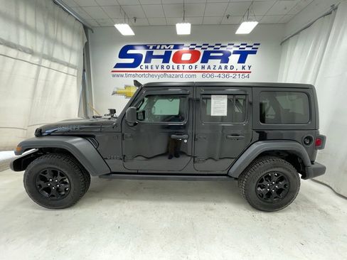 Used 2022 Jeep Wrangler Unlimited Sport AWD/4WD image 8