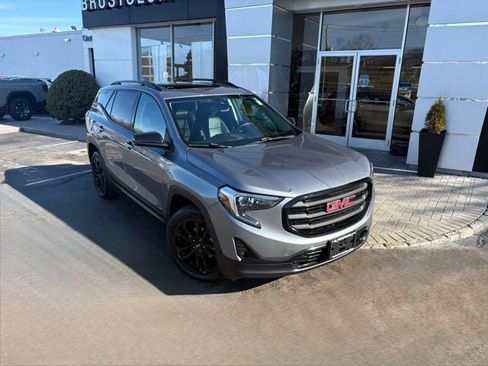 Used 2020 GMC Terrain SLT w/ Preferred Package image 4