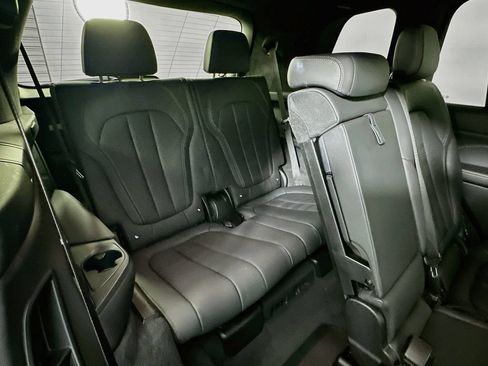 Used 2021 BMW X7 xDrive40i w/ M Sport Package AWD/4WD image 34