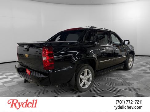 Used 2013 Chevrolet Avalanche LTZ AWD/4WD image 5