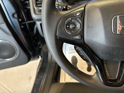 Used 2022 Honda HR-V EX image 11