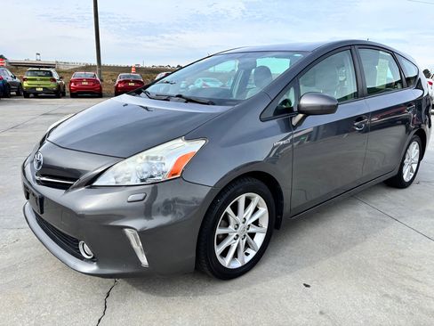 Used 2012 Toyota Prius V Five image 8