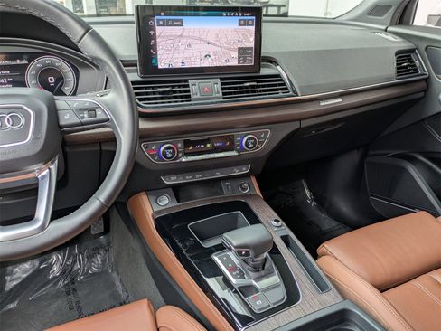 Used 2023 Audi Q5 2.0T Premium Plus w/ Premium Plus Package image 9