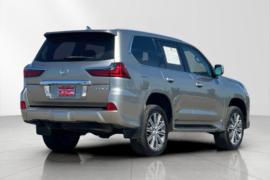 Used 2016 Lexus LX 570 4WD w/ Luxury Package image 6