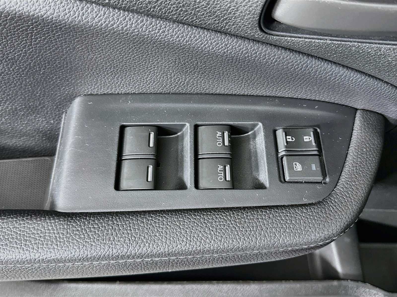 Certified 2025 Honda Passport EX-L image 25